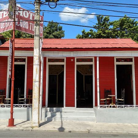 Hotel Loro Tuerto Barahona Exterior photo