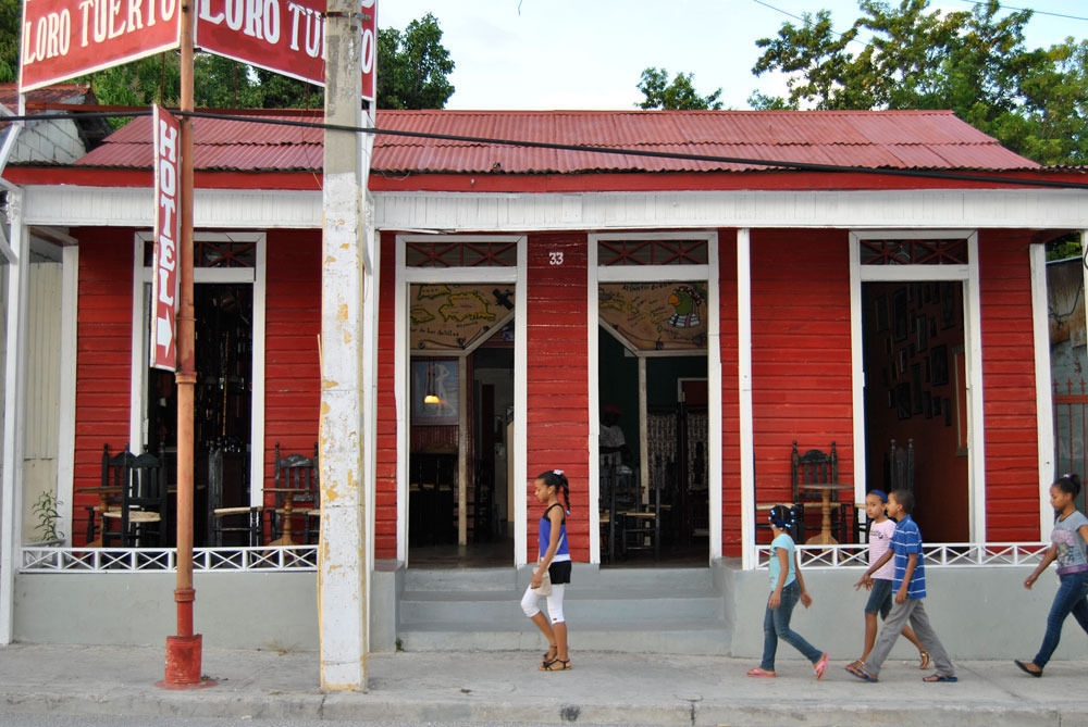 Hotel Loro Tuerto Barahona Exterior photo