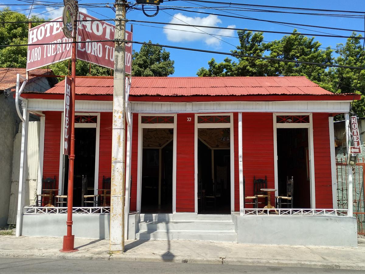 Hotel Loro Tuerto Barahona Exterior photo