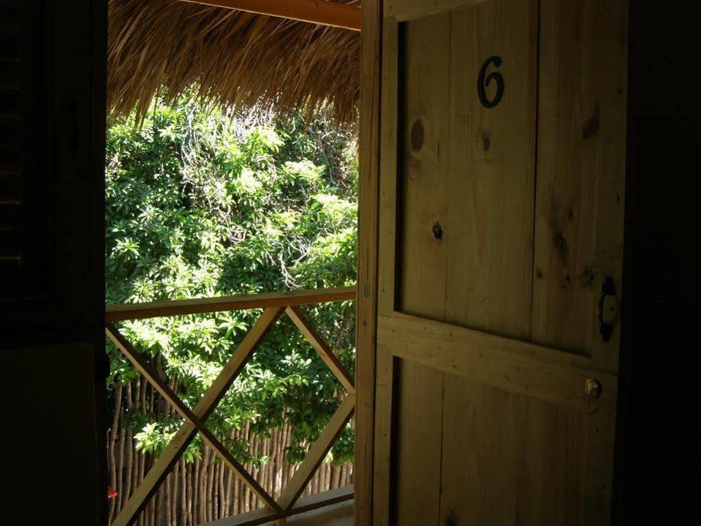 Hotel Loro Tuerto Barahona Exterior photo